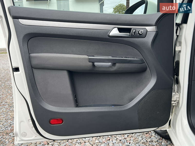 Volkswagen Touran 2012