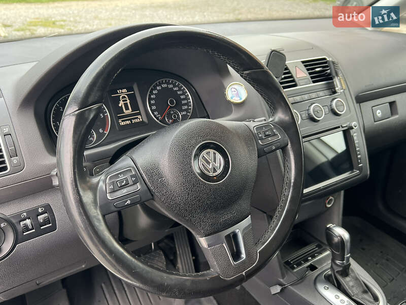 Volkswagen Touran 2012