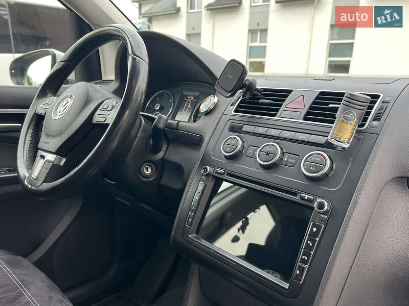 Volkswagen Touran 2012