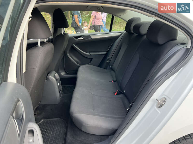 Volkswagen Jetta 2015