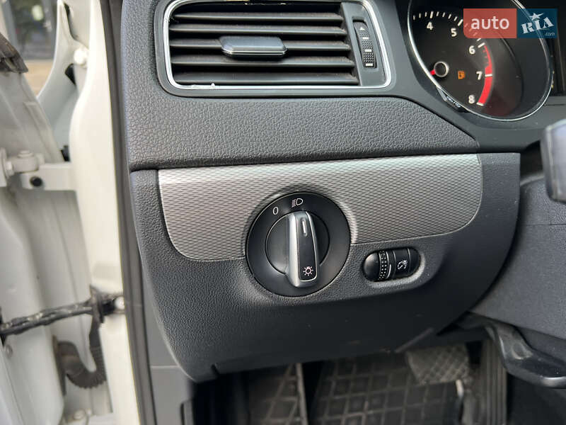 Volkswagen Jetta 2015