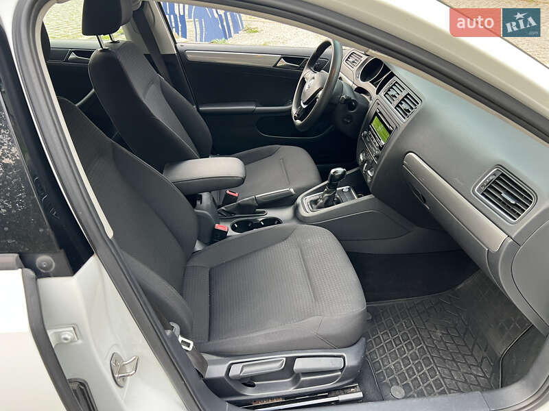 Volkswagen Jetta 2015