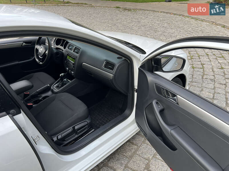 Volkswagen Jetta 2015