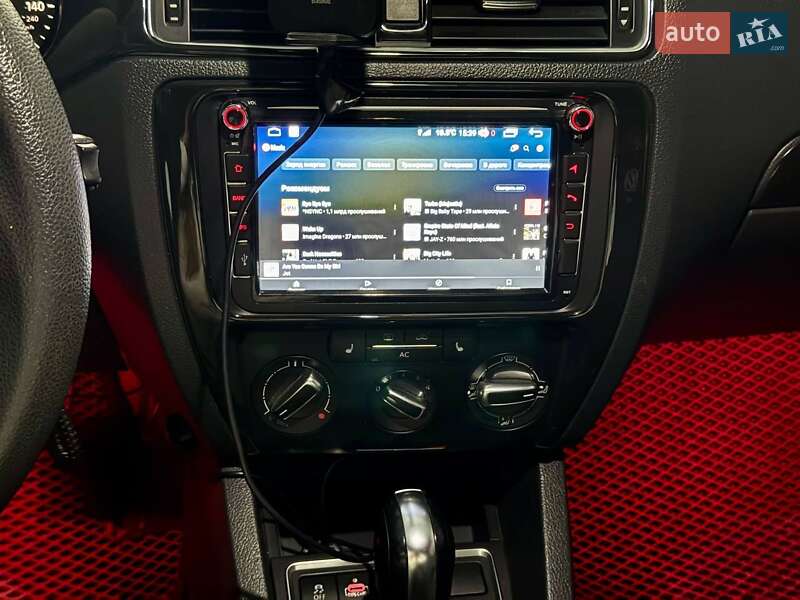 Volkswagen Jetta 2013