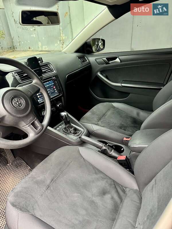 Volkswagen Jetta 2013