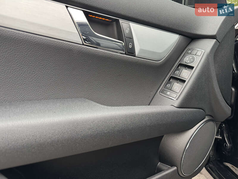 Mercedes-Benz C-Class 2009