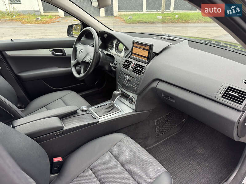 Mercedes-Benz C-Class 2009