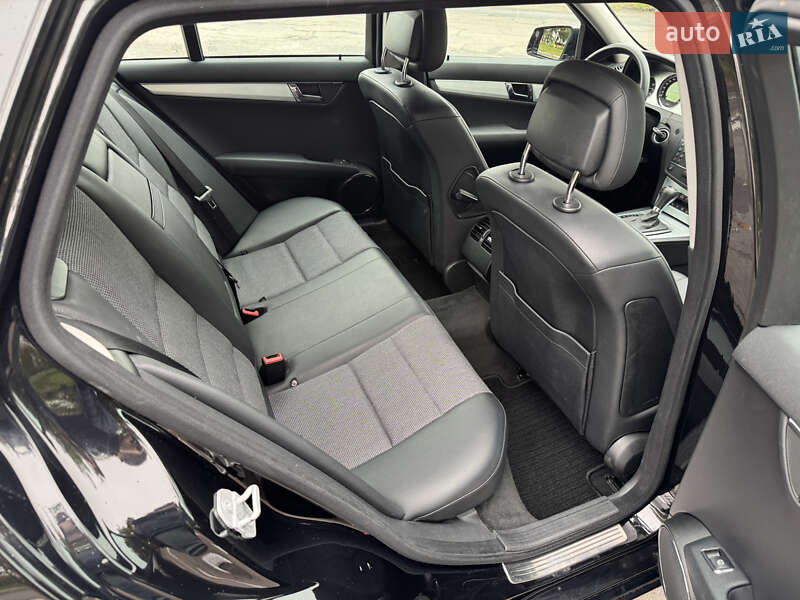 Mercedes-Benz C-Class 2009