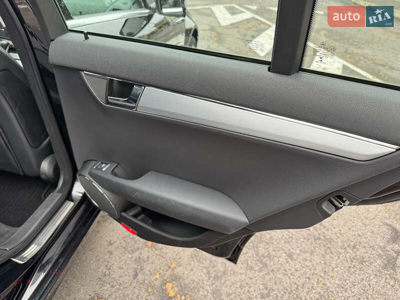 Mercedes-Benz C-Class 2009