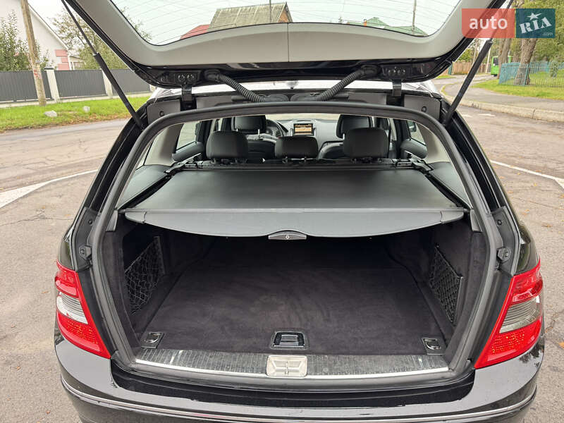 Mercedes-Benz C-Class 2009