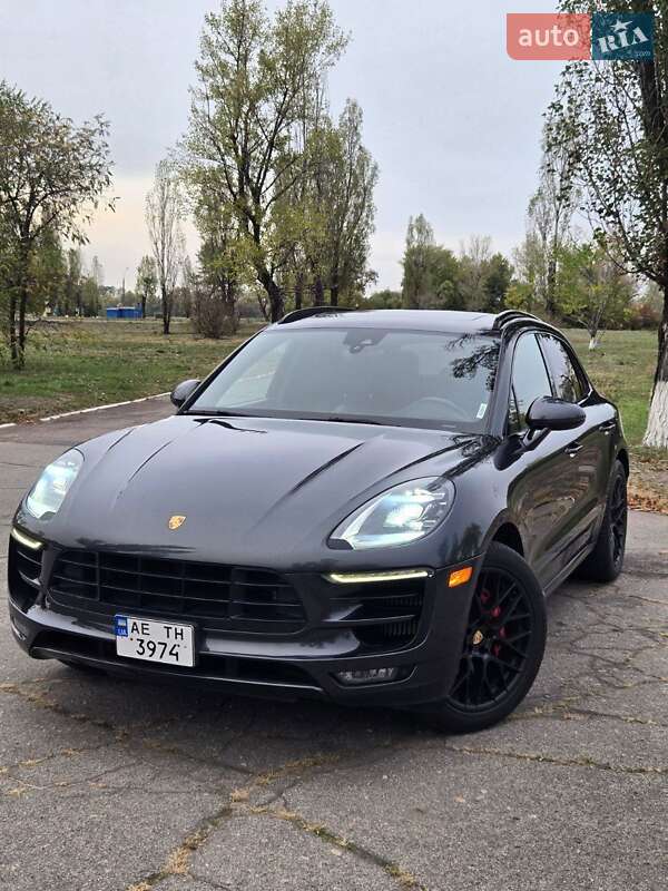 Porsche-0