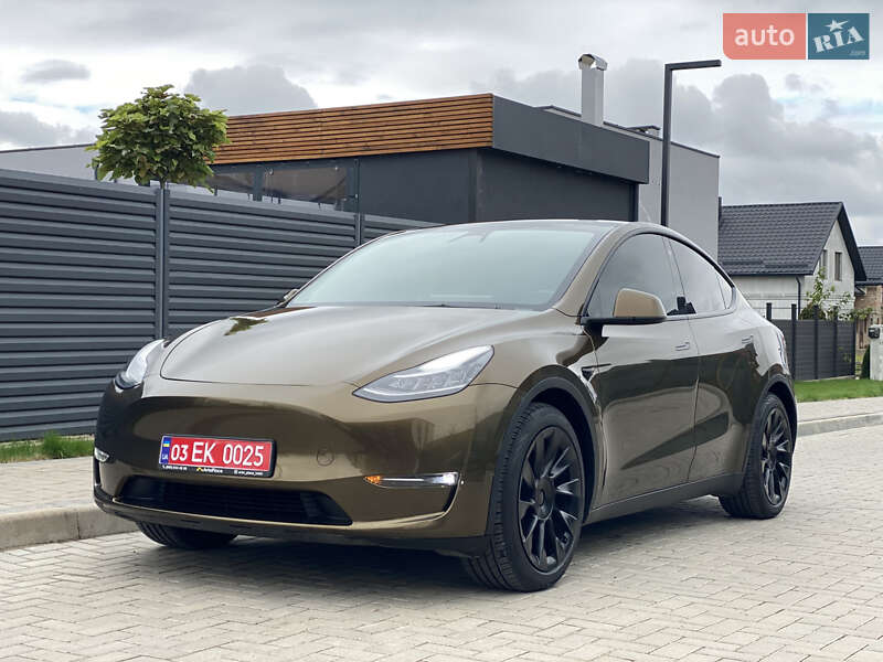 Tesla Model Y 2021