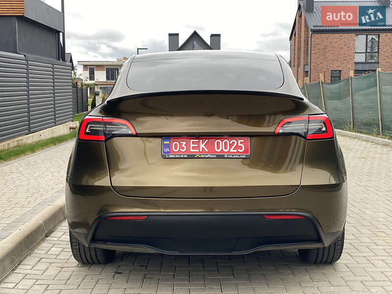 Tesla Model Y 2021