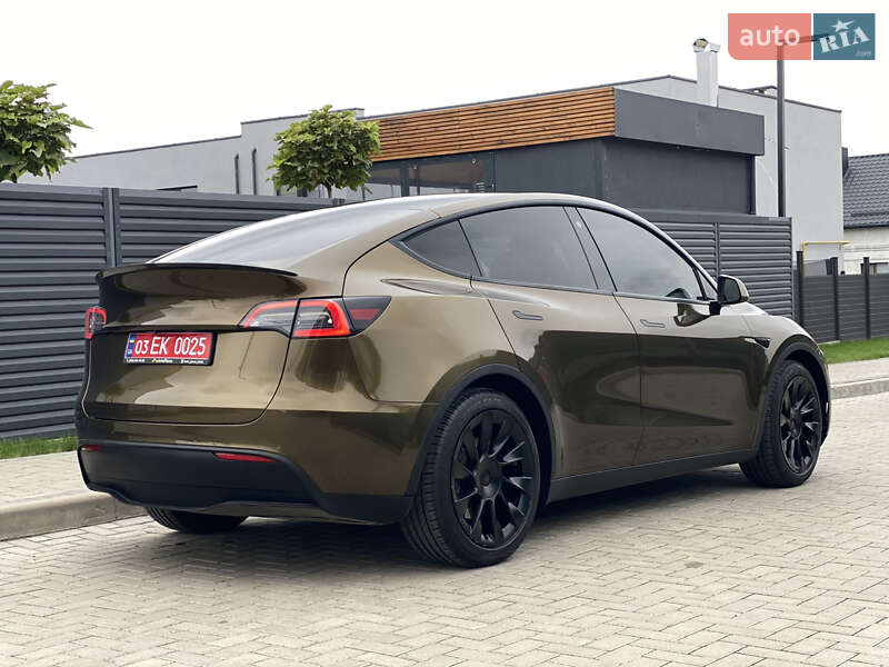 Tesla Model Y 2021