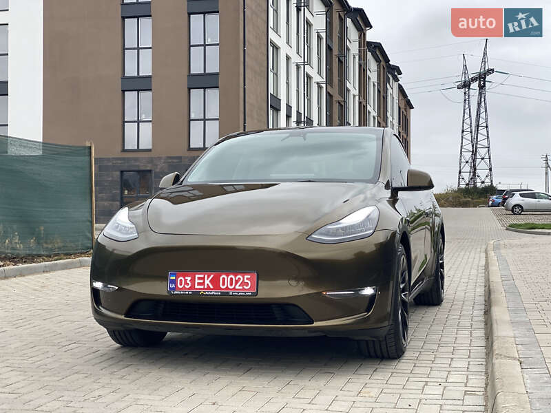 Tesla Model Y 2021