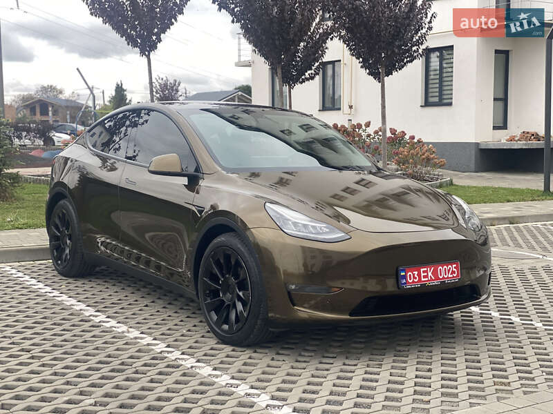 Tesla Model Y 2021