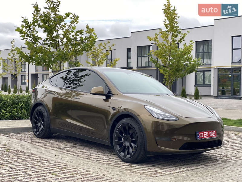 Tesla Model Y 2021