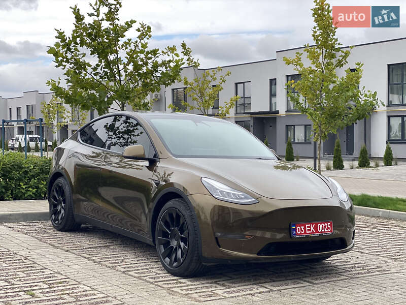 Tesla Model Y 2021