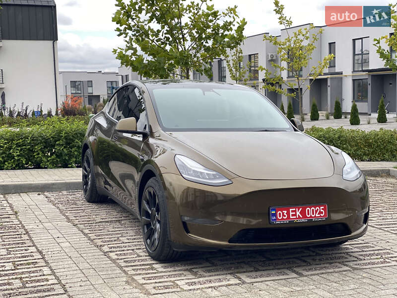 Tesla Model Y 2021