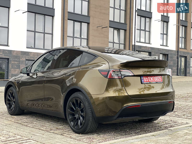Tesla Model Y 2021
