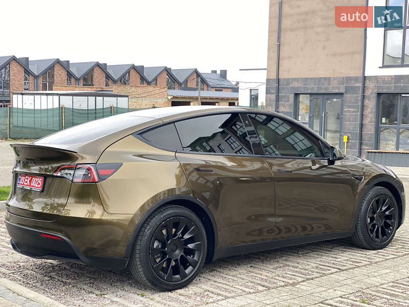 Tesla Model Y 2021