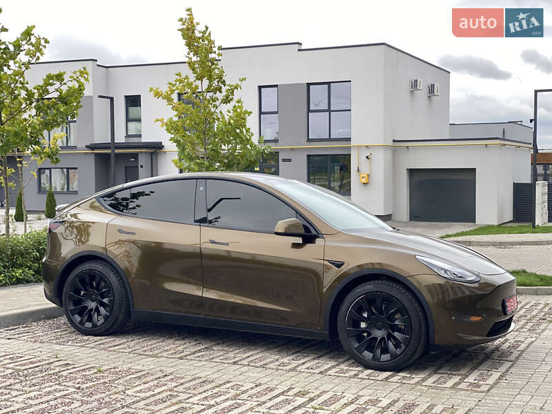 Tesla Model Y 2021