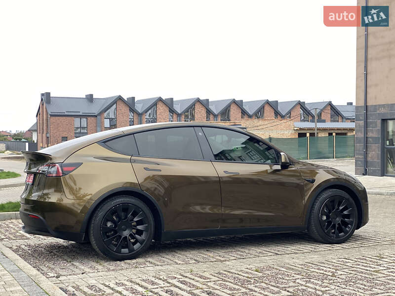 Tesla Model Y 2021