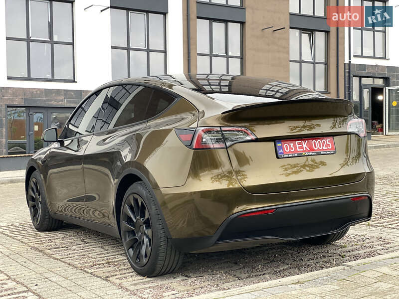 Tesla Model Y 2021