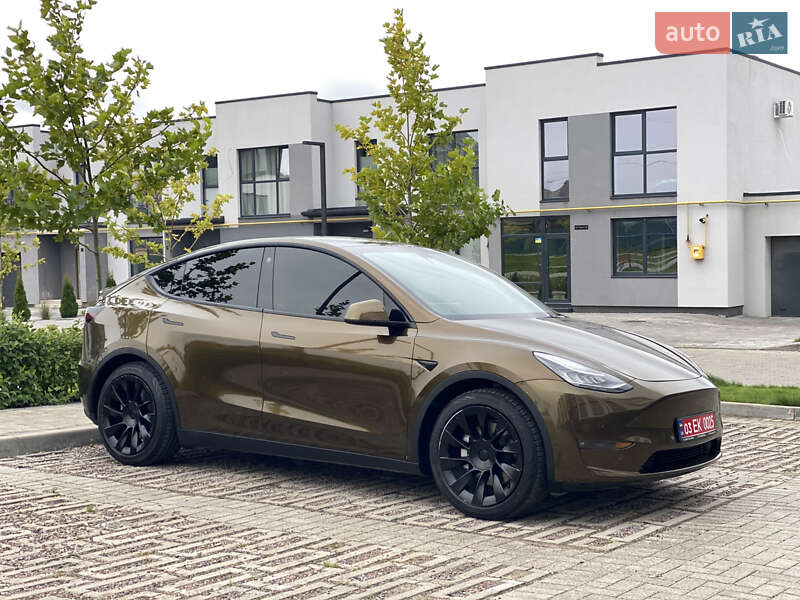 Tesla Model Y 2021