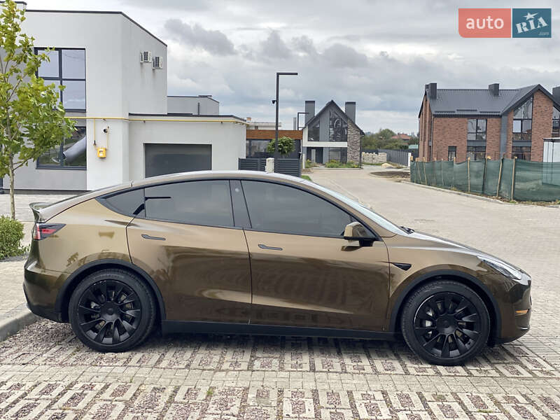 Tesla Model Y 2021