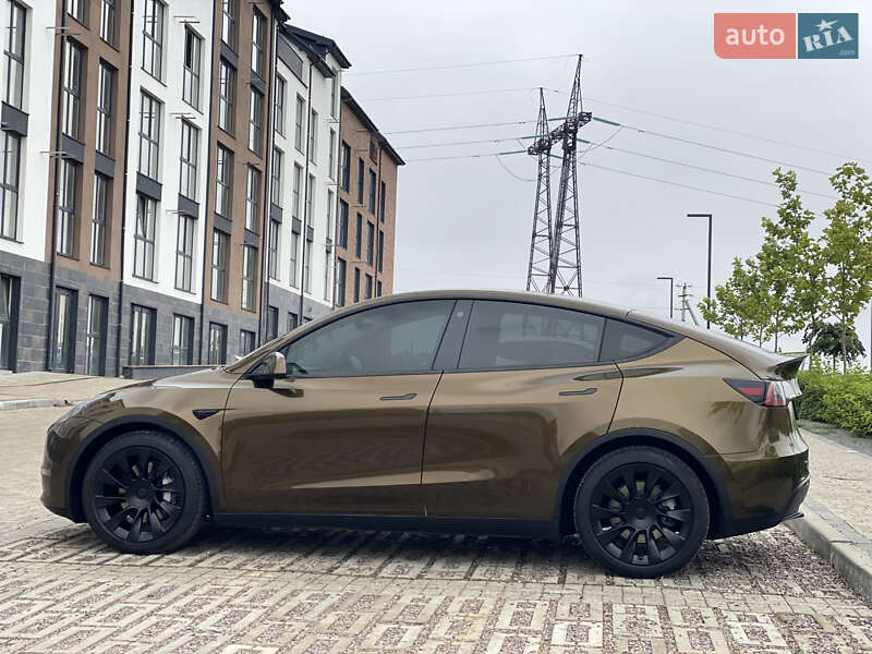 Tesla Model Y 2021