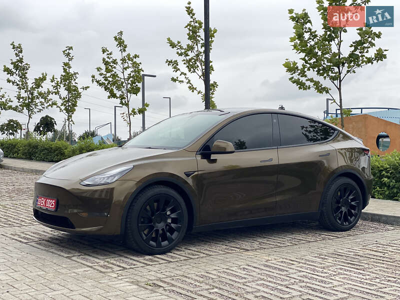 Tesla Model Y 2021