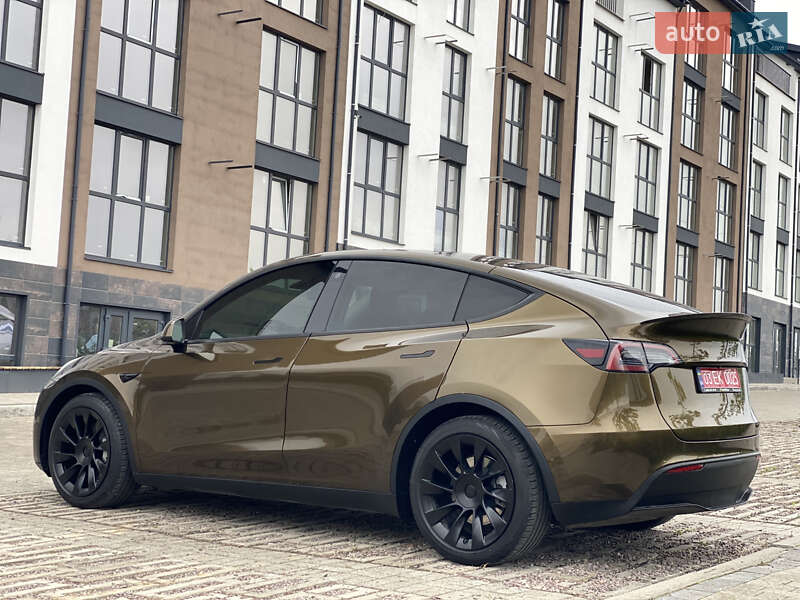 Tesla Model Y 2021