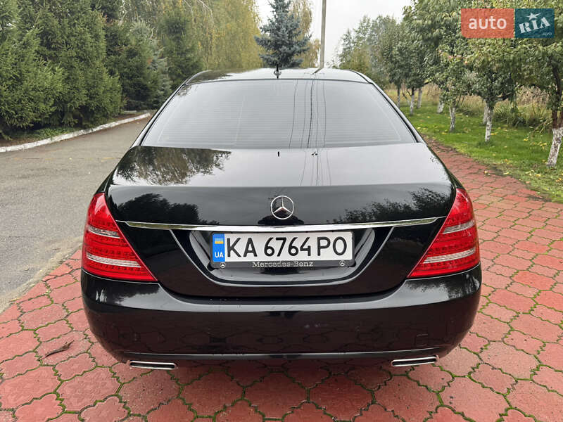 Mercedes-Benz S-Class 2011