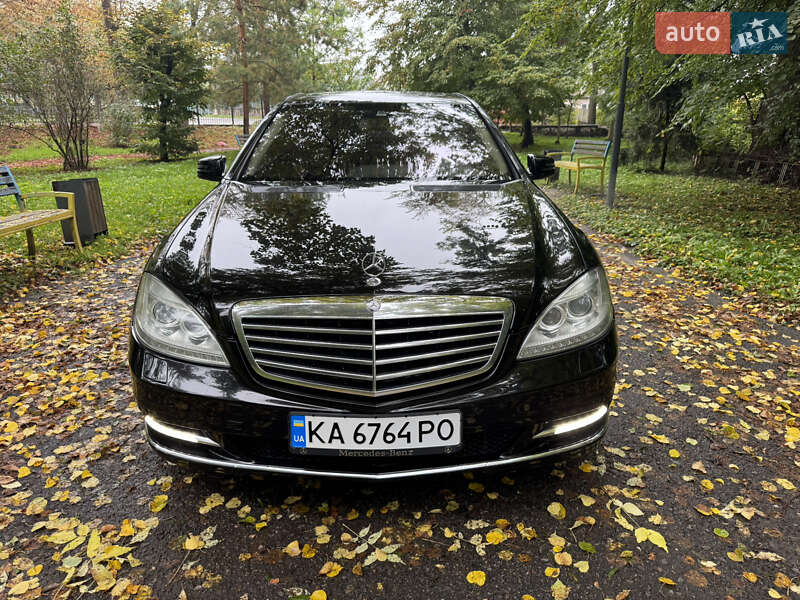 Mercedes-Benz S-Class 2011
