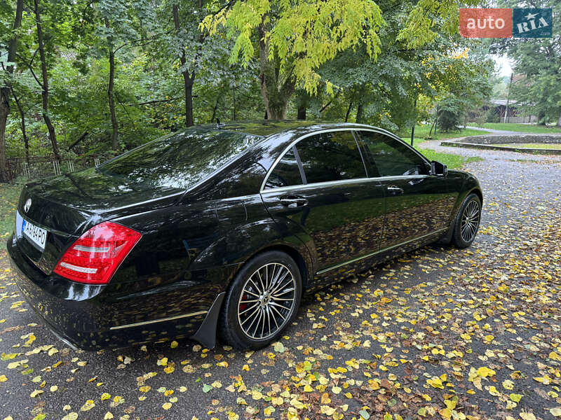 Mercedes-Benz S-Class 2011