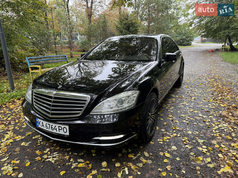 Mercedes-Benz S-Class 2011