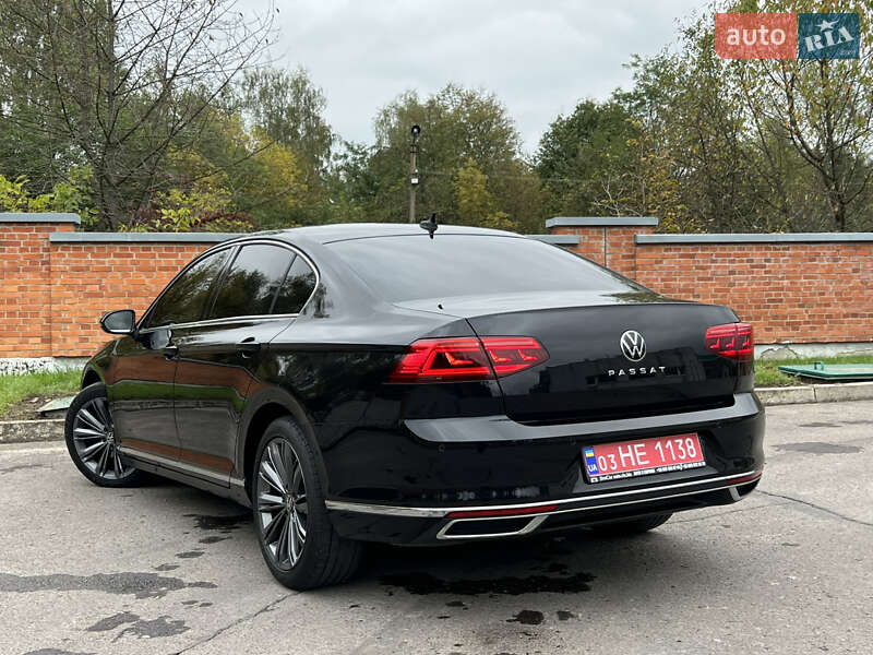 Volkswagen Passat 2021