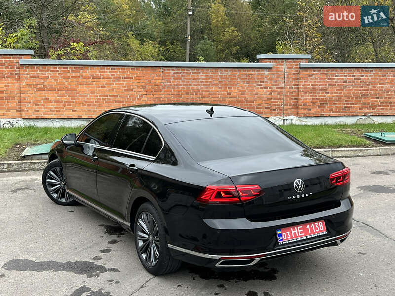 Volkswagen Passat 2021