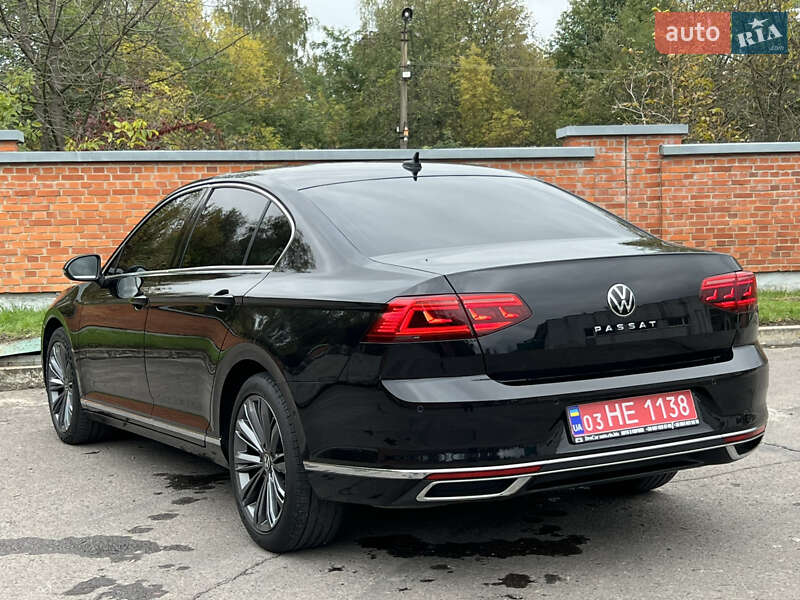 Volkswagen Passat 2021