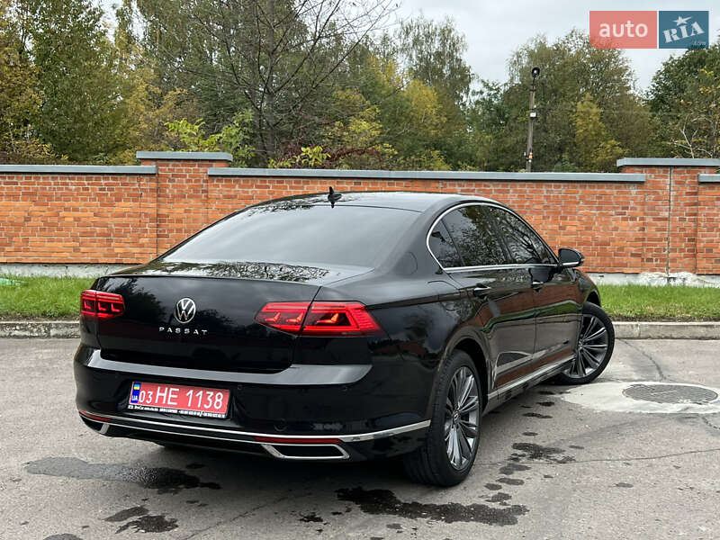 Volkswagen Passat 2021