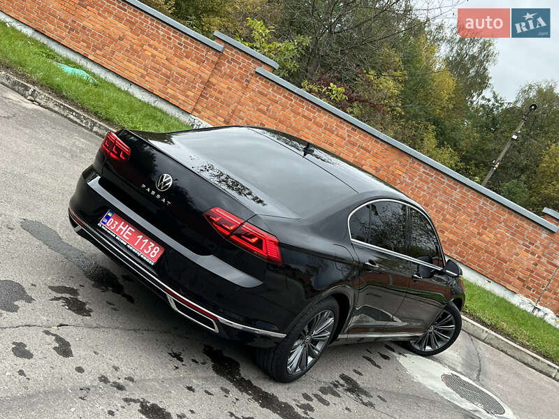 Volkswagen Passat 2021