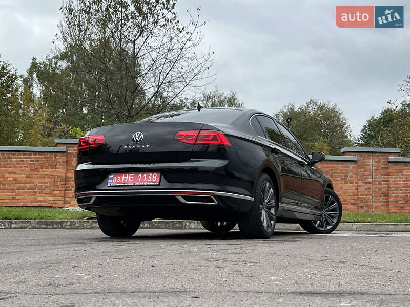 Volkswagen Passat 2021