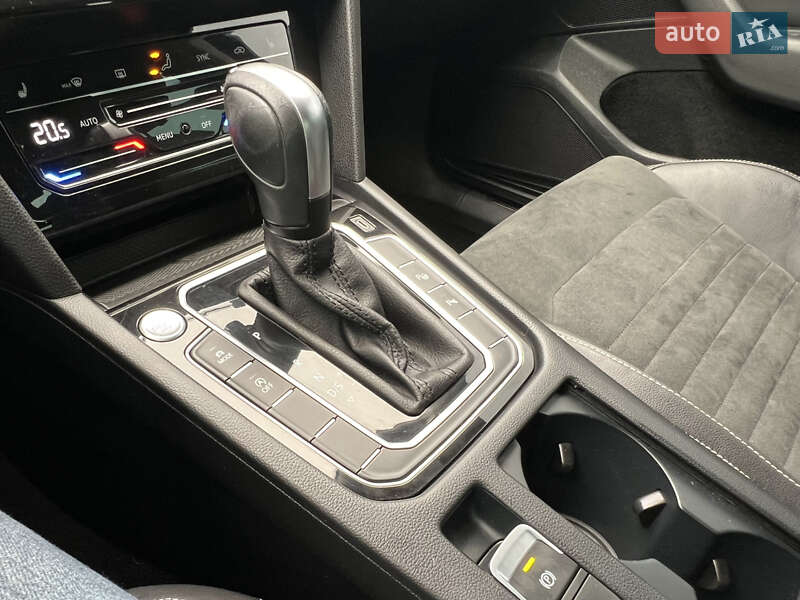 Volkswagen Passat 2021