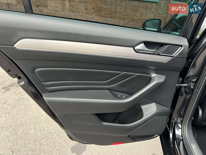 Volkswagen Passat 2021