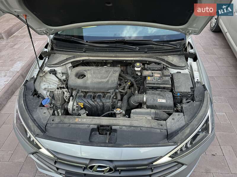 Hyundai Elantra 2019