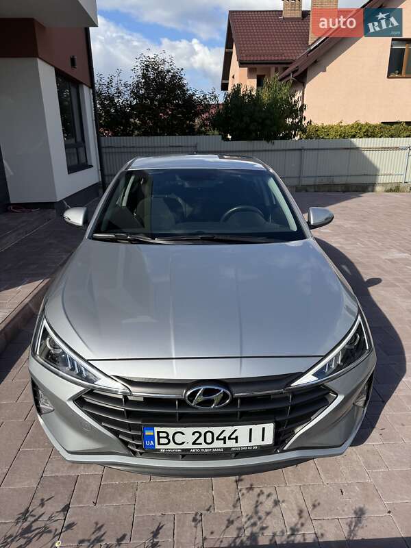 Hyundai Elantra 2019