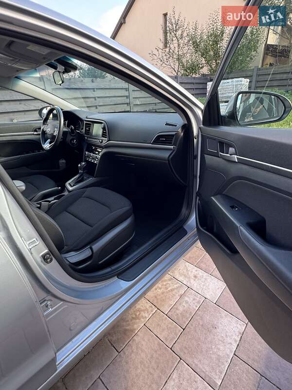 Hyundai Elantra 2019