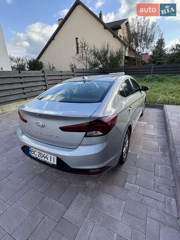 Hyundai Elantra 2019