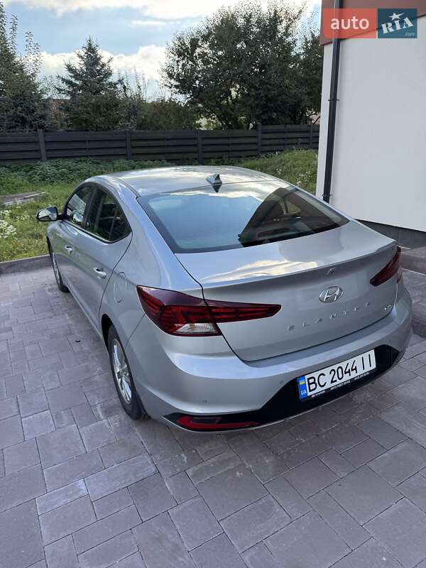 Hyundai Elantra 2019